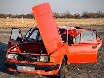 Gebraucht Skoda 105 45 PS (33 kW) 1988 Rot Limousine