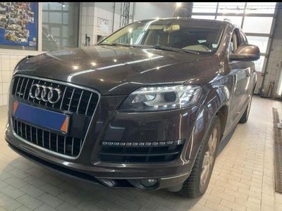 Braun Gebraucht 2010 Audi Q7 Sport SUV | 20.990 € (Etwas zu teuer)