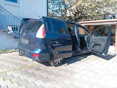 Gebraucht Mazda 5 136 PS (100 kW) 2007 Blau Van / Kleinbus