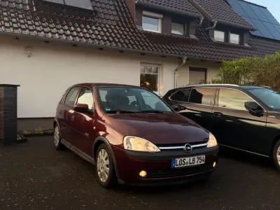 Używany Opel Corsa Elegance 75 KM (55 kW) 2002 Czerwony Hatchback