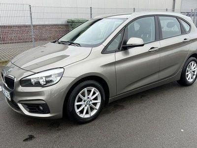 Gebraucht BMW 216 Active Tourer 116 PS (85 kW) 2015 Silber Van / Kleinbus