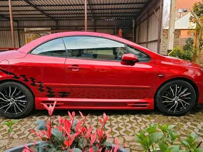 Gebraucht Peugeot 307 CC 177 PS (130 kW) 2004 Rot Cabrio