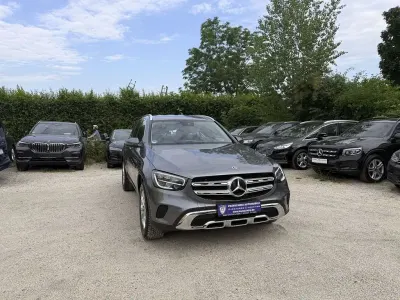 Gebraucht Mercedes GLC220 194 PS (142 kW) 2022 Selenitgrau SUV