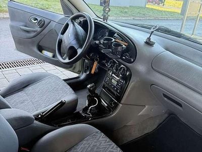 Gebraucht Ford Mondeo 95 PS (69 kW) 1999 Grün Limousine