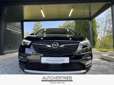 Usado Opel Grandland X Innovation 131 HP (96 kW) 2020 Preto SUV
