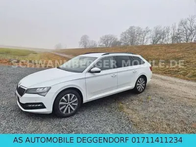Gebraucht Skoda Superb Ambition 150 PS (110 kW) 2022 Weiß Kombi