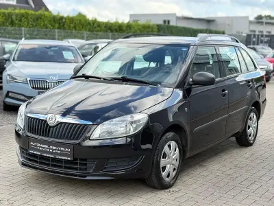 Używany Skoda Fabia Special 69 KM (50 kW) 2010 Czarny Kombi