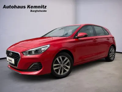 Gebraucht Hyundai i30 120 PS (88 kW) 2020 Rot Kleinwagen
