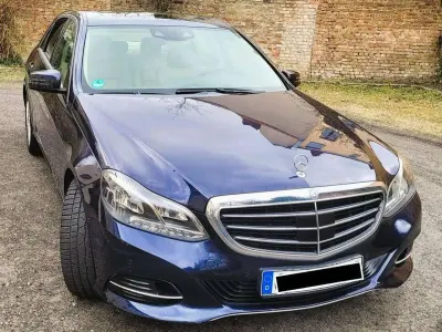 Gebraucht Mercedes E300 Elegance 252 PS (185 kW) 2014 Blau Limousine