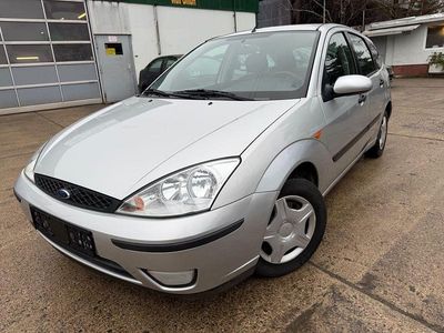 Gebraucht Ford Focus Trend 101 PS (74 kW) 2002 Grau Limousine