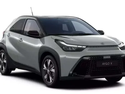 Neu Toyota Aygo X 116 PS (85 kW) 2026 Urban khaki/ night sky black SUV