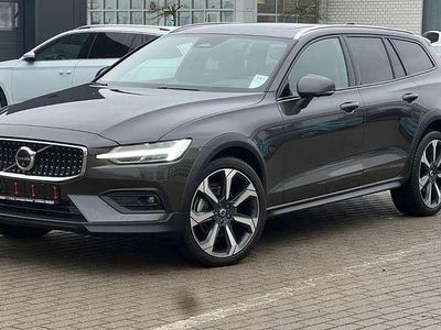 Gebraucht Volvo V60 Ultimate 197 PS (144 kW) 2023 Grau Kombi