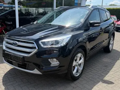 Gebraucht Ford Kuga Titanium 179 PS (131 kW) 2018 Schwarz SUV