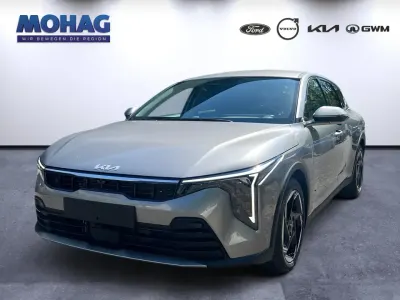 Neu Kia K4 Spirit 150 PS (110 kW) 2026 Klg) stahlgrau met. (grau Limousine
