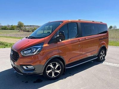 Usata Ford Tourneo Active 131 CV (96 kW) 2022 Arancione Monovolume