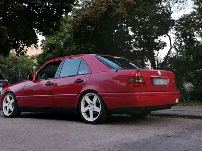 Gebraucht Mercedes C220 95 PS (69 kW) 1996 Limousine