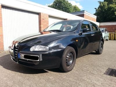 Gebraucht Alfa Romeo 147 105 PS (77 kW) 2002 Schwarz Kleinwagen
