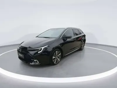 Neu Toyota Corolla Hybrid 179 PS (131 kW) 2026 Black mica / ink Kombi