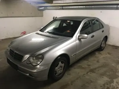 Gebraucht Mercedes C180 136 PS (100 kW) 2001 Silber Limousine