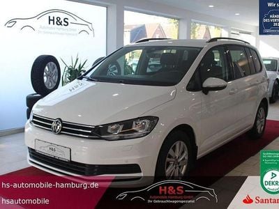 Pure white Gebraucht 2023 VW Touran Comfortline Van / Kleinbus | 29.800 € (Fairer Preis)