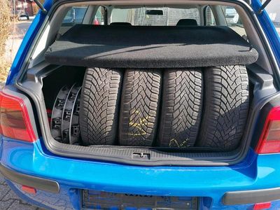 Blau Gebraucht 2000 VW Golf IV Kleinwagen | 2.190 € (Teuer)