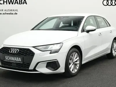 Gebraucht Audi A3 110 PS (80 kW) 2023 Gletscherweiß metallic Limousine