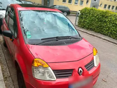 Käytetty Renault Modus 65 HP (47 kW) 2004 Punainen Tila-auto