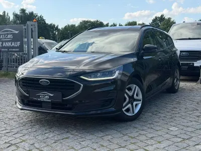Gebraucht Ford Focus Cool & Connect 120 PS (88 kW) 2023 Agate black Kombi