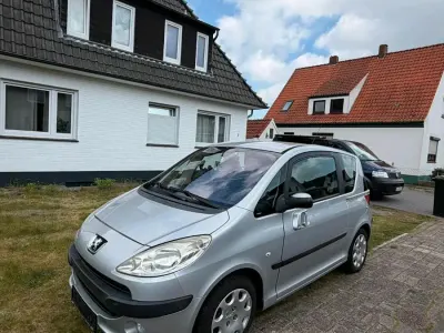 Gebraucht Peugeot 1007 72 PS (52 kW) 2006 Silber Van / Kleinbus
