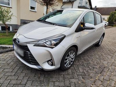Silber Gebraucht 2019 Toyota Yaris Hybrid Kleinwagen | 14.250 € (Guter Preis)