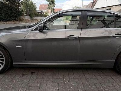 Grau Gebraucht 2009 BMW 325 Comfort Edition Limousine | 11.000 € (Etwas zu teuer)