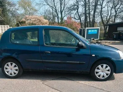 Usata Renault Clio II Campus 75 CV (55 kW) 2007 Blu Utilitaria