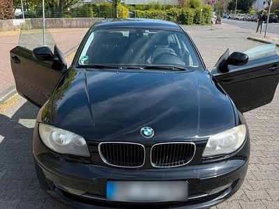 Gebraucht BMW 116 122 PS (89 kW) 2012 Schwarz Kleinwagen
