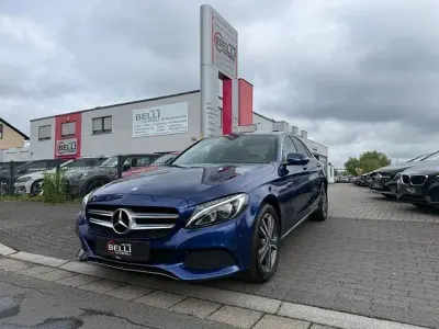 Gebraucht Mercedes C180 Avantgarde 156 PS (114 kW) 2015 Blau Limousine