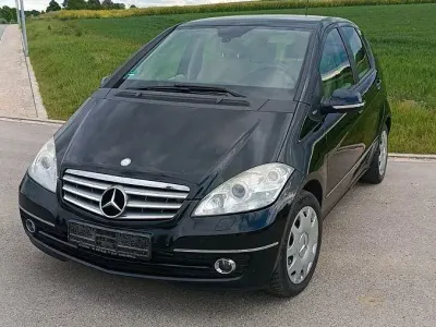 Używany Mercedes 200 140 KM (102 kW) 2009 Czarny Hatchback