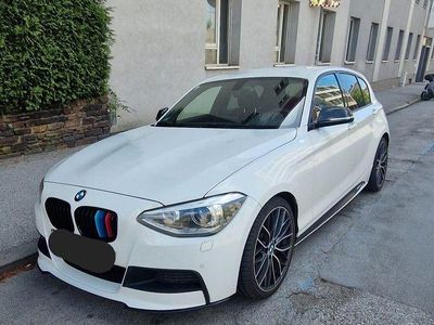 Begagnad BMW 125 M Performance 218 HK (160 kW) 2012 Vit Halvkombi
