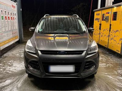 Gebraucht Ford Kuga 150 PS (110 kW) 2016 Grau SUV
