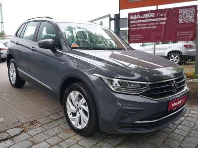 Grau Gebraucht 2023 VW Tiguan Life SUV | 25.700 € (Superpreis)