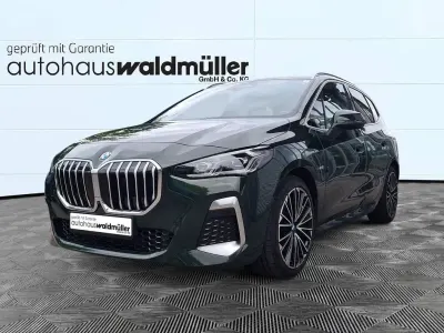 Gebraucht BMW 218 Active Tourer M Sport 136 PS (100 kW) 2024 Grün Van / Kleinbus