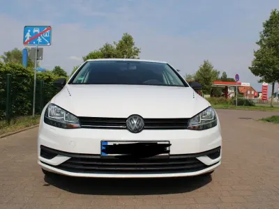 Gebraucht VW Golf VII Trendline 86 PS (63 kW) 2018 Weiß Limousine