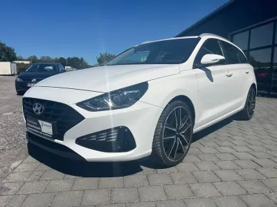 Gebraucht Hyundai i30 Select 120 PS (88 kW) 2024 Weiß Kombi