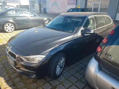 Gebraucht BMW 320 Luxury Line 184 PS (135 kW) 2013 Schwarz Kombi
