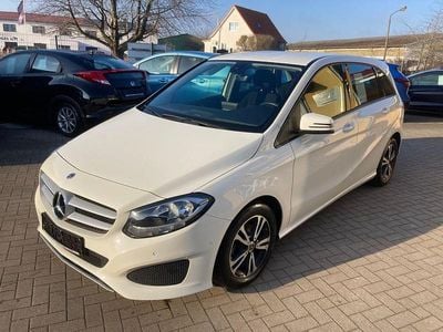 Gebraucht Mercedes B200 156 PS (114 kW) 2017 Weiß Van / Kleinbus
