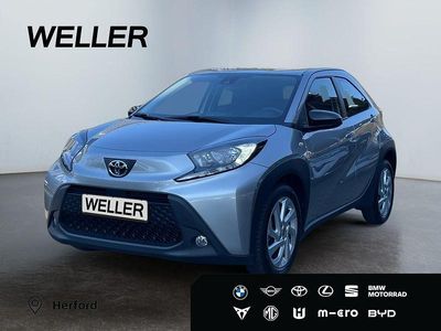 Usata Toyota Aygo X X-play 72 CV (52 kW) 2022 Argento SUV