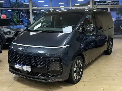 Usata Hyundai Staria Signature 177 CV (130 kW) 2023 Grigio Monovolume