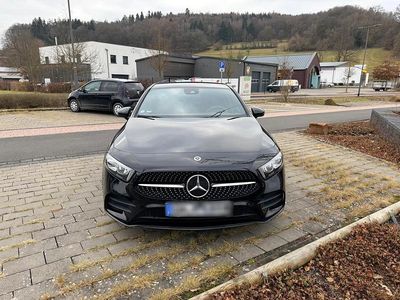 Schwarz Gebraucht 2022 Mercedes A250 AMG line Limousine | 25.900 € (Fairer Preis)