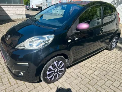Gebraucht Peugeot 107 Style 68 PS (50 kW) 2014 Schwarz Kleinwagen