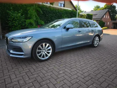 Gebraucht Volvo V90 Inscription 190 PS (139 kW) 2018 Blau Kombi