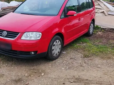 Gebraucht VW Touran 105 PS (77 kW) 2005 Rot Van / Kleinbus