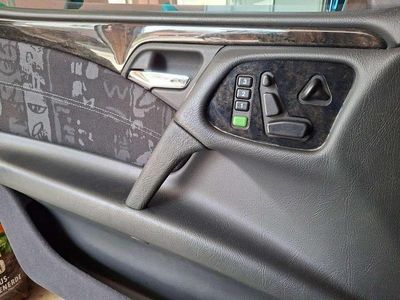 Usata Mercedes E280 Avantgarde 204 CV (150 kW) 1998 Blu Berlina